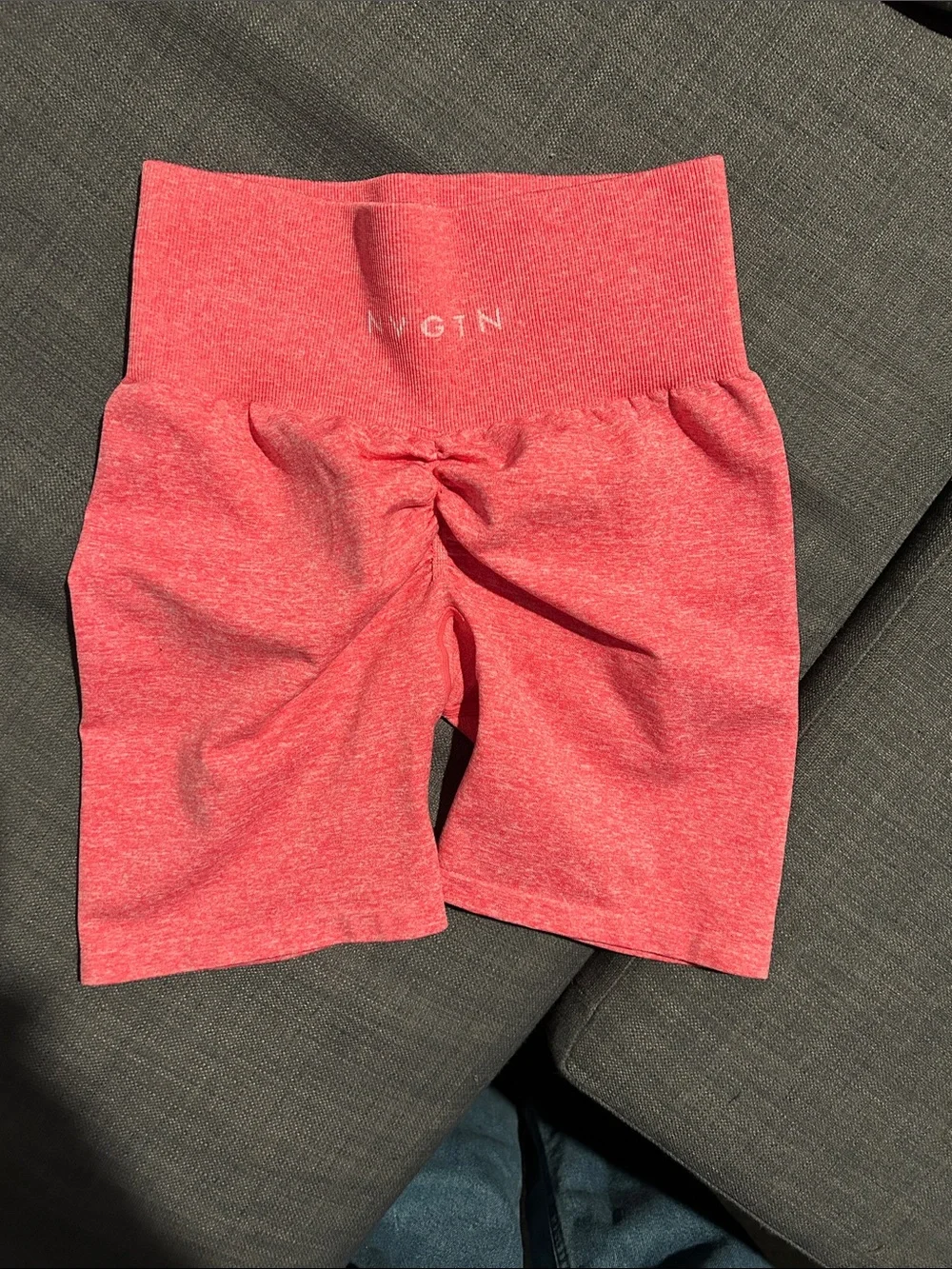 NVGTN Candy Apple Scrunch Seamless Shorts | Size S